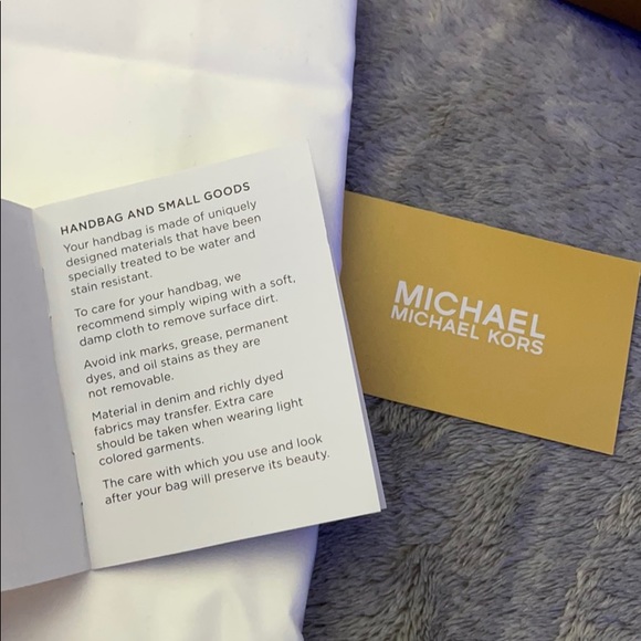 Michael kors purse - Picture 9 of 9